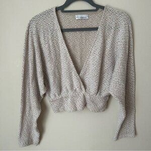 Urban Outfitter Beige Ivory Cropped V-Neck Long Sleeve Sweater Size Medium